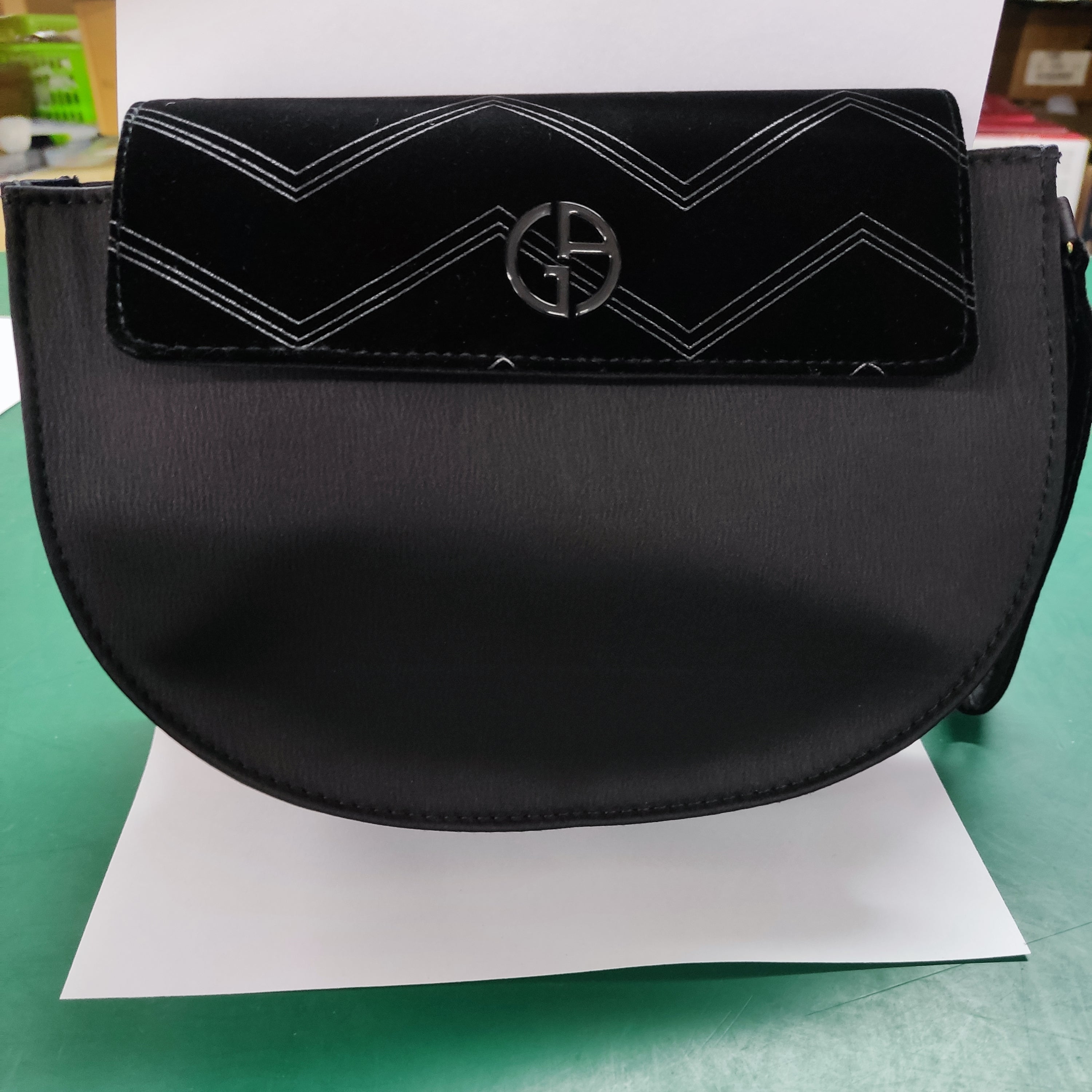 *FREE* Cosmetic Travel Pouch ~ ESTEE LAUDER Lancome Giorgio Armani Clarins Helena Rubinstein (Random) (Limited 1pc per order)