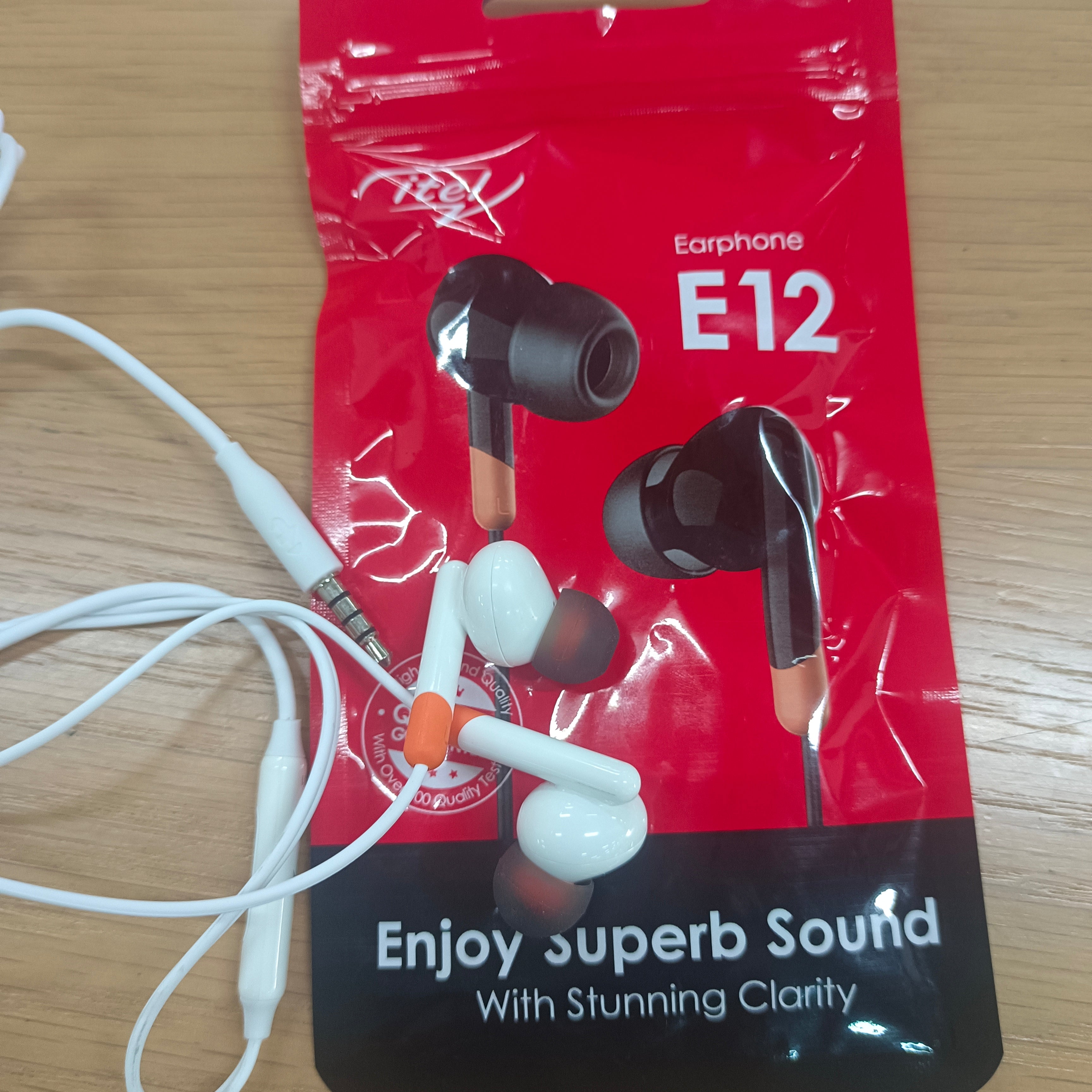 免費送 E12 3.5mm 有線高質耳機 帶嘜 重低音 （每人限1件）